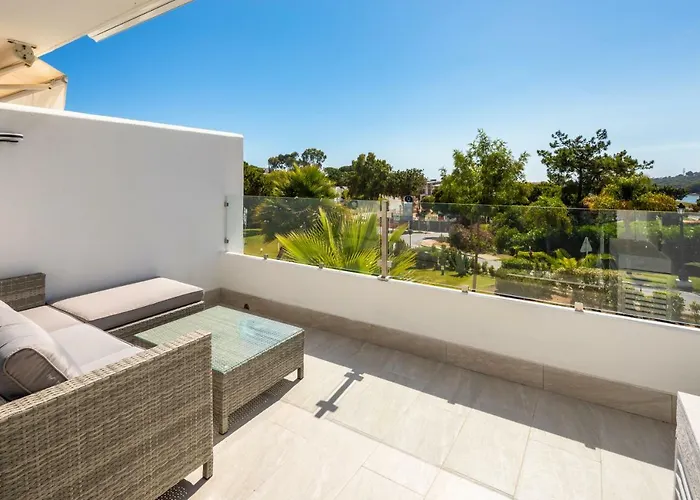 Victory Village Sea Views *