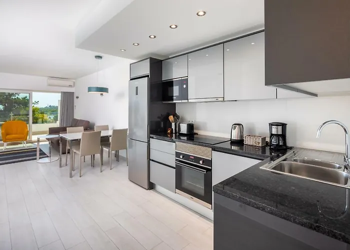 Victory Village Sea Views *